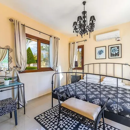 Villa Petrides *