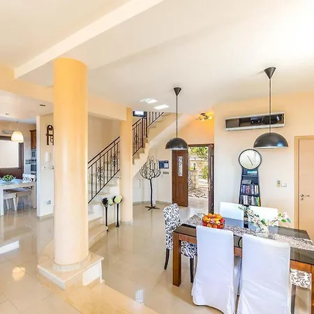 Villa Petrides
