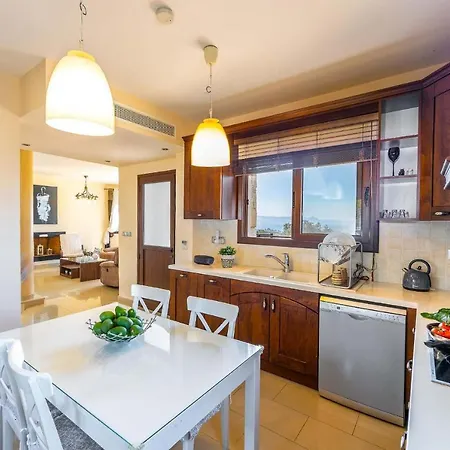 Villa Petrides Argaka